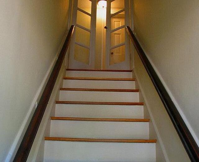 透天厝在樓梯間加門，要注意哪些事？