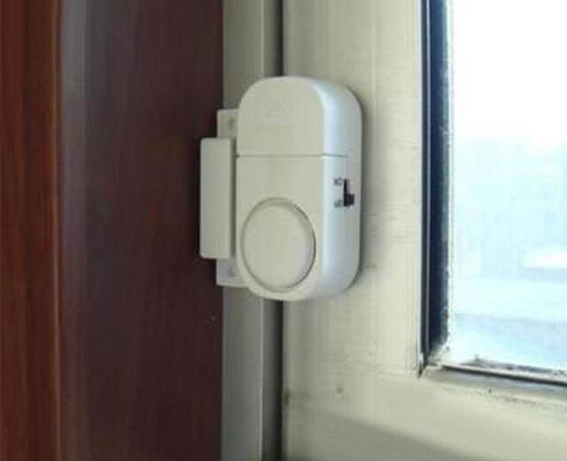 家用門窗防盜器：居家具備，現場超大聲警鈴聲防賊警報器