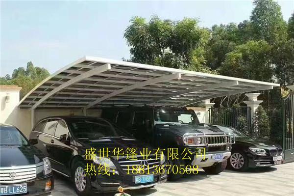 戶外大型停車棚使用的採光罩遮雨棚使用的材質是什麼？