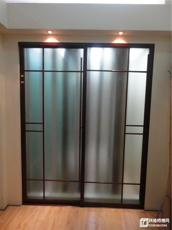 玻璃門厚度選擇：家用玻璃門跟常見店面門的玻璃，厚度多少才剛好？