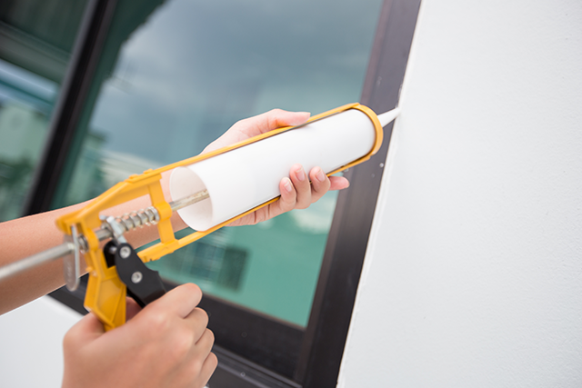 02-鋁門窗的自我檢視與保養方式家中的鋁窗會滲水漏氣嗎？