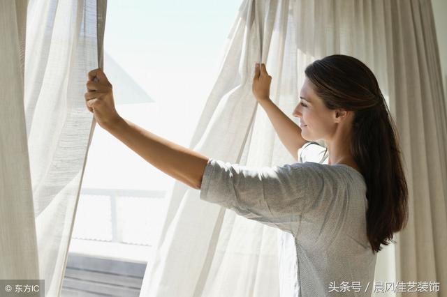 想要保有室內隱私，窗戶裝窗簾好還是使用半反射玻璃好？兩者有什麼優缺點？