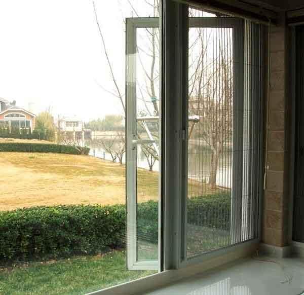 折疊式隱形紗窗vs捲筒式隱形紗窗，裝哪一種好？